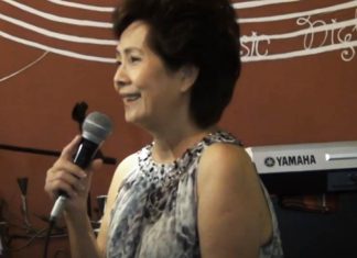 Danh ca Phương Dung tâm sự về cuộc đời tại buổi họp mặt Quán Nhạc Vàng năm 2012