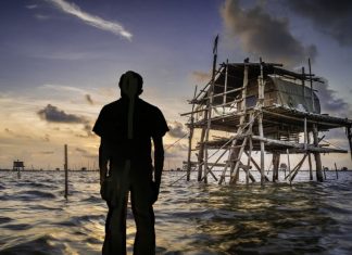 Hoàn cảnh sáng tác ca khúc “Người Di Tản Buồn” (nhạc sĩ Nam Lộc) – Nỗi lòng của một thế hệ người Việt ly hương