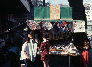 Nhớ những sạp báo trên lề đường Sài Gòn xưa
